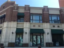 精装修两室,南北通厅通透,电梯洋房楼层好,采光好!