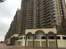 新世纪颐龙毛坯三房,业主诚意出售,看房子方便