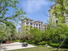 海韵华府,一楼下跃,南北通透,有400多平大院。