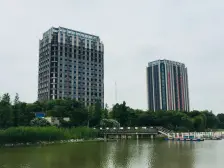 大面积,带车位,精装修,五房四卫