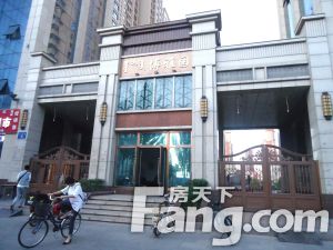 此房地处长乐宫商圈,桥华商圈中间位置