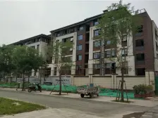 房子层高比较高,居住起来比较舒服,南北通透,有车位