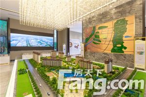 绿地新城新里桃溪川 4室2厅 东南