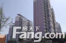 江泉华府洋房一楼带院,带负一,带车位,毛坯随意装修