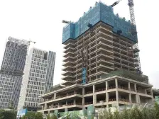 佛山新城 258米高jia级写字楼德国港 楼下地铁交通方便