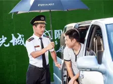 阳光城丽景湾小区 南北通透,采光好 装修好,环镜优美 视野好,诚心出售