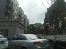 前排中间,精装修,南北带没有产权的*,带车库