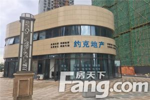 佳源广场诚心出售。带价来,精装修看房有钥匙