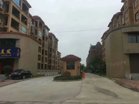 融鹰·垭都水郡实景图