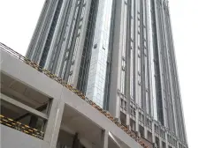 万科2049商场旁地铁口,国际汽车广场出行便利繁华地段