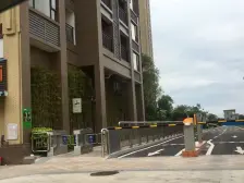 信鸿蔚蓝海岸,飞机户型。开发商装修,4房2厅。