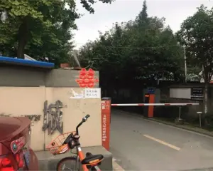 秀城 1室1厅 东南