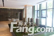 此房位于小区门口位置前后无遮挡全天采光,房子方正