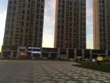 小区西侧好位置,此房无北侧消防连廊,南北视野都好。