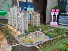 精装修未入住中间楼层大5房,前后大阳台,南北对流,