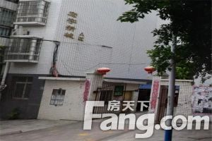 高坪主城区大三房精装修 交通购物方便