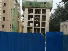 拎包入住,房子保养得很好,满五。楼前是五层洋房。