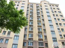 紫郡城封闭小区小高层一楼带院带负一层实用面积大