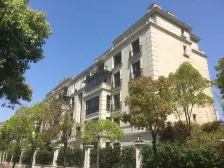 尼德兰官邸300万装修全屋空调+地暖 前后大花园+车位