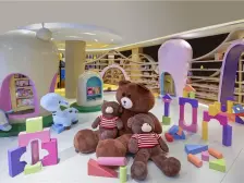 小区出门方便,小区旁边公园,1公里以内轻轨站