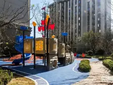 波尔多电梯洋房 三室两卫 四开间朝南,带车位