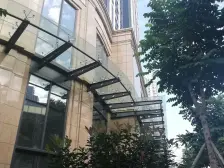 采光通风很好,全景落地窗,西南朝向,看海看鼓浪屿