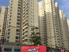 万润广场 精装两房 朝东南向 位置优越