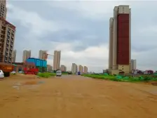 房子是近期交付的一期东打头南北通透无连廊短住半年。