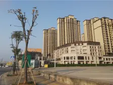 南北通透大三房,户型好,全天太阳精装修,临地铁口