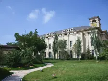 小区环境幽雅,物业好,采光好,户型方正。