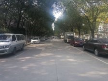 育秀低楼层,西边套,三房户型,花园小区出行方便