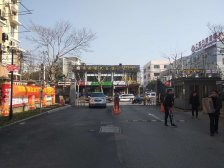 华一新城,新出2室1厅,小区中间位置,停车十分便利,非顶楼!