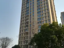 中间楼层,不靠路,空关随时看房,张集可直接用,税费各付