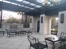 随时看房,精装修,交通便利,主卧朝南,小区中心位置