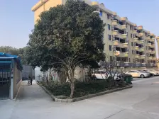 精装两房 小区中间位置 中间楼层