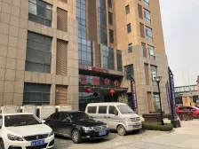 万虹广场旁 一室一厅 出门地铁口 业主诚意出售