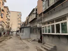 英雄山路沿线 南北通透 使用面积72平左右