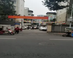 金鹏街176号院 2室1厅 南