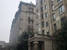 7号线美兰湖站,出行便利,楼层高,很适合上车神器