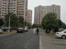 交通便利,大两房,主卧朝南,环境优美