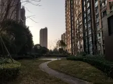 地铁五号线,宝龙商圈,电梯低总价小两房