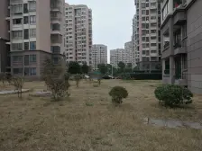 主卧朝南,小户型,交通便利,居家装修