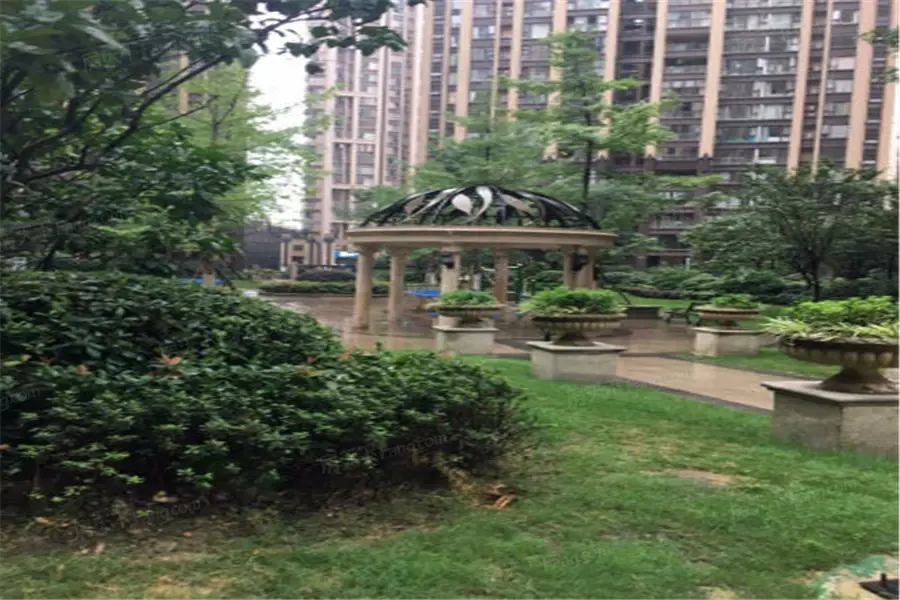 蓝光锦绣城一期