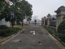 楼层好,近龙湖天街,交通便利,精装,采光透气好。