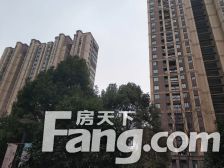 百联旁 中间楼层 位置好 有车位 配套丰富,随时看房