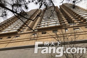 鼓楼电梯房 中间楼层 精装修3居 楼龄新