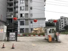 户型方正大两房 楼下既是公交车站和轻轨站 交通便利