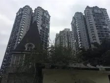 龙头寺 保利香槟花园F区三房140万