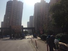 美兰湖电梯房 好楼层 小三房 业主急售 配套齐全