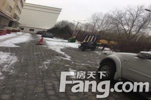 告知楼 紧挨着文化商城 内大师大 富有文化气息